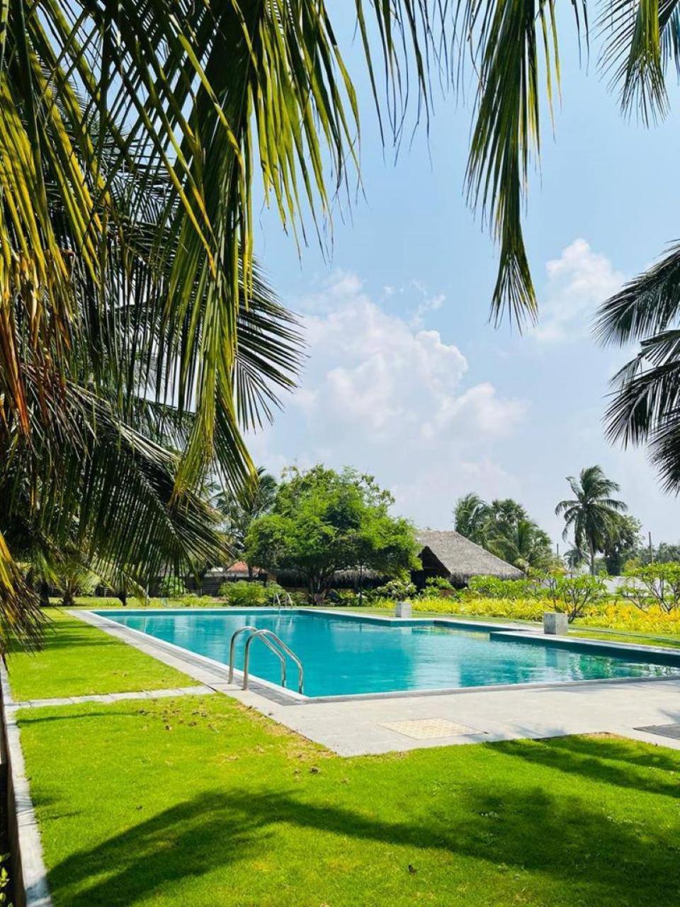 Nn Beach Resort & Spa นิลาเวลี ภายนอก รูปภาพ