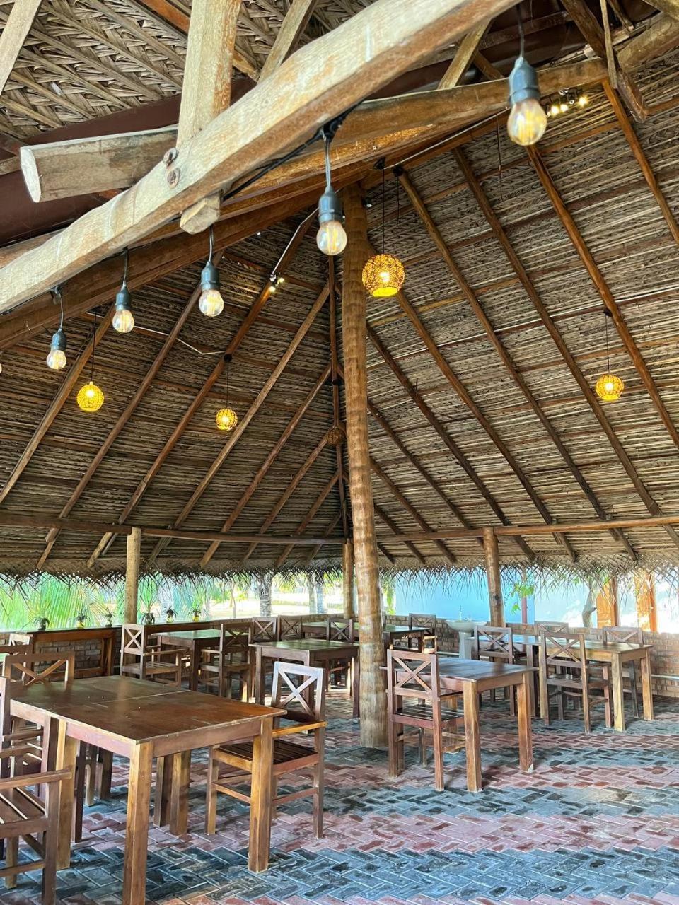 Nn Beach Resort & Spa นิลาเวลี ภายนอก รูปภาพ