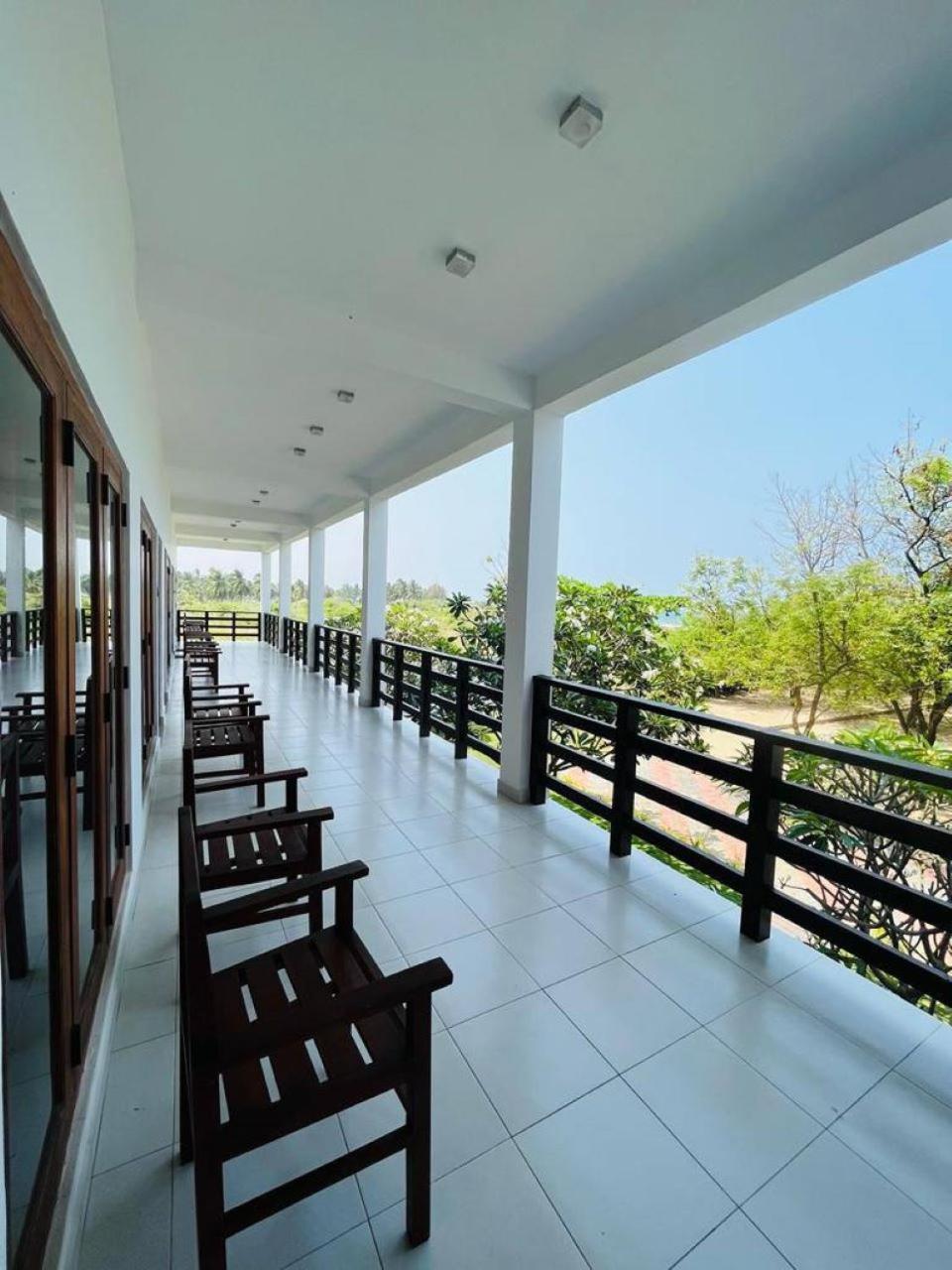 Nn Beach Resort & Spa นิลาเวลี ภายนอก รูปภาพ